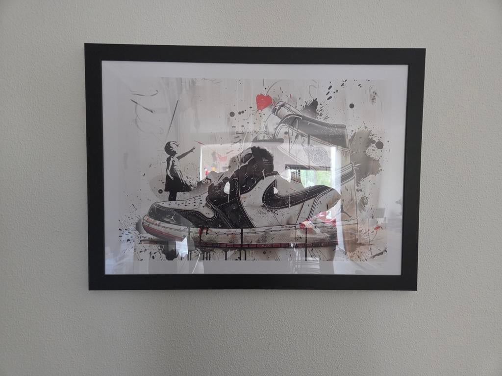 SKE Banksy Nike Air Jordan 11/30, Verzenden