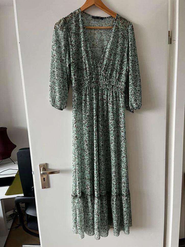 Pull & Bear Jurk Maat M, Kleding | Dames, Jurken, Zo goed als nieuw, Maat 38/40 (M), Groen, Ophalen of Verzenden