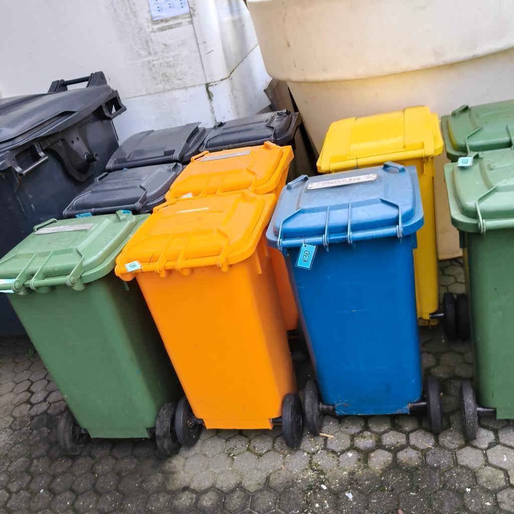 uitzoeken , diverse kliko 's  inhoud  120 liter, Ophalen, Kunststof, Gebruikt, 40 liter of meer