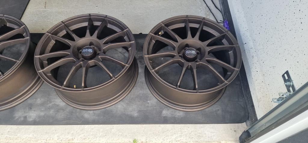 oz ultraleggera 18 inch 5x100, Auto-onderdelen, Banden en Velgen, 18 inch, Banden en Velgen, Nieuw, Ophalen of Verzenden