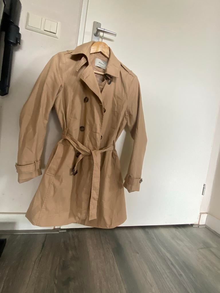 Stradivarius lange trenchcoat dames maat M beige, Ophalen of Verzenden, Zo goed als nieuw, Maat 38/40 (M), Beige
