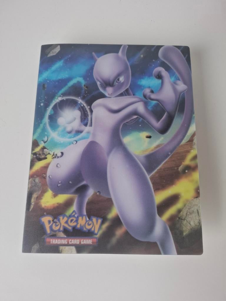 Pokémon Kaarten Boek met Prachtige Kaarten, Ophalen, Zo goed als nieuw, Boek of Catalogus