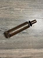 Duitse K98 staal Oliebuisje WW2, Verzamelen, Militaria | Tweede Wereldoorlog, Ophalen of Verzenden, Landmacht, Engeland, Hulzen of Bodemvondsten