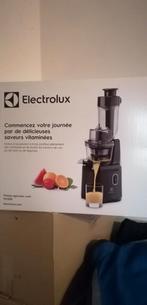 Nieuwe Electrolux Slowjuicer EXJ200 voor fruit en groenten, Ophalen of Verzenden