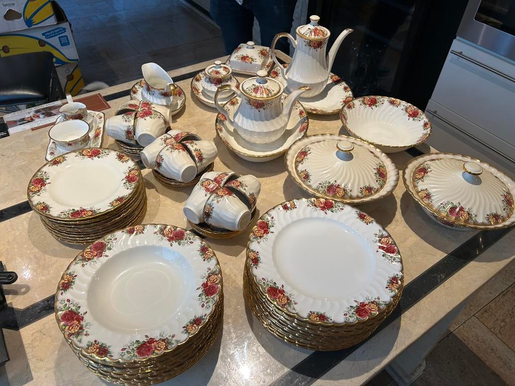 compleet Aynsley servies Engels bone china vintage bloemen, Antiek en Kunst, Ophalen