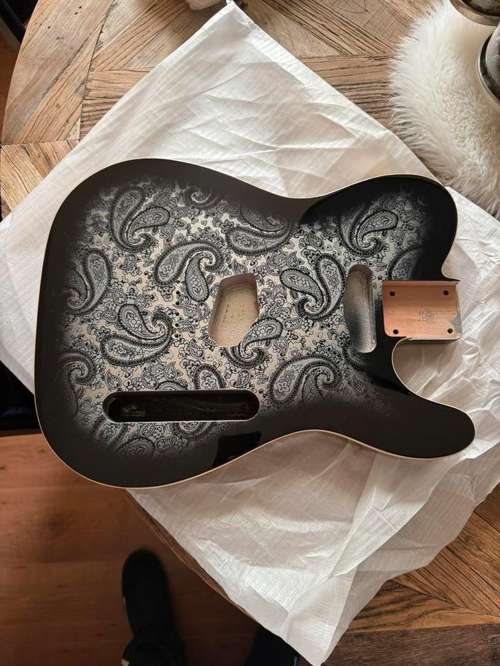 Telecaster body Paisley Black fkiwer pattern new, Muziek en Instrumenten, Instrumenten | Onderdelen, Nieuw, Elektrische gitaar
