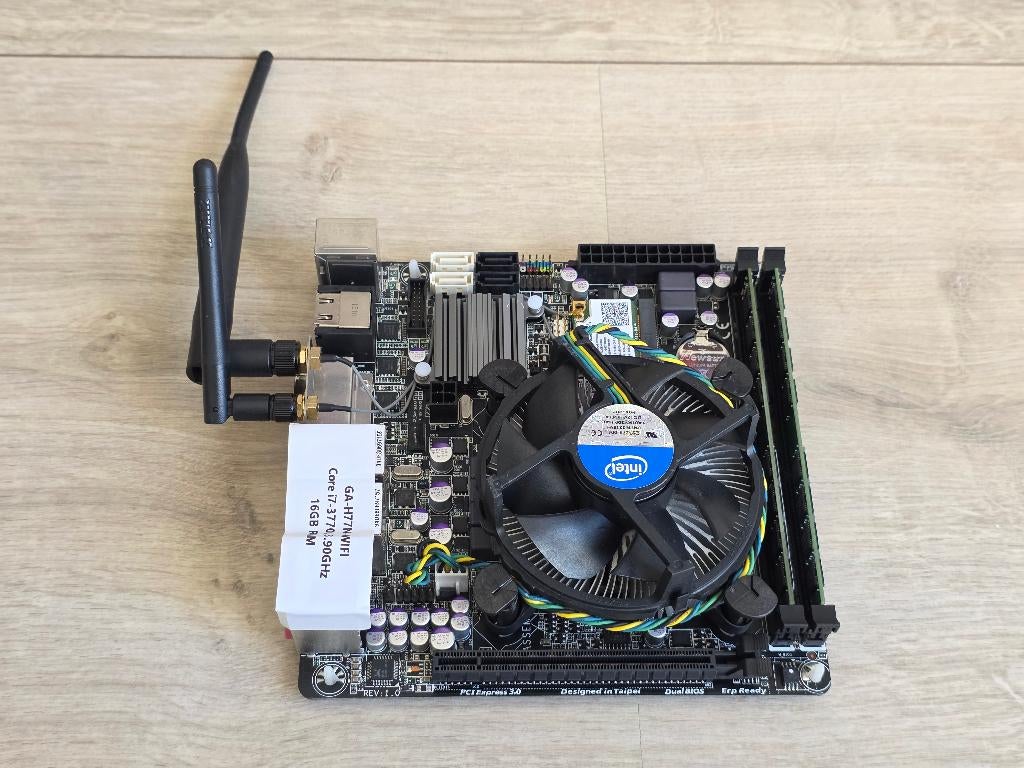 GIGABYTE GA-H77N-WIFI Moederbord met i7-3770 en 16GB Ram, Computers en Software, Moederborden, Gebruikt, DDR3, Ophalen of Verzenden