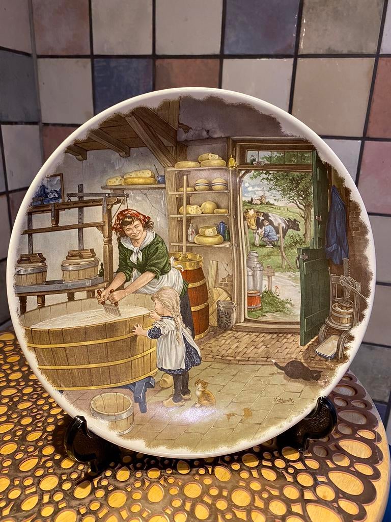 Royal Swabap,Ter Steege 1984,handdecorated sierbord,dia 24.5, Ophalen of Verzenden