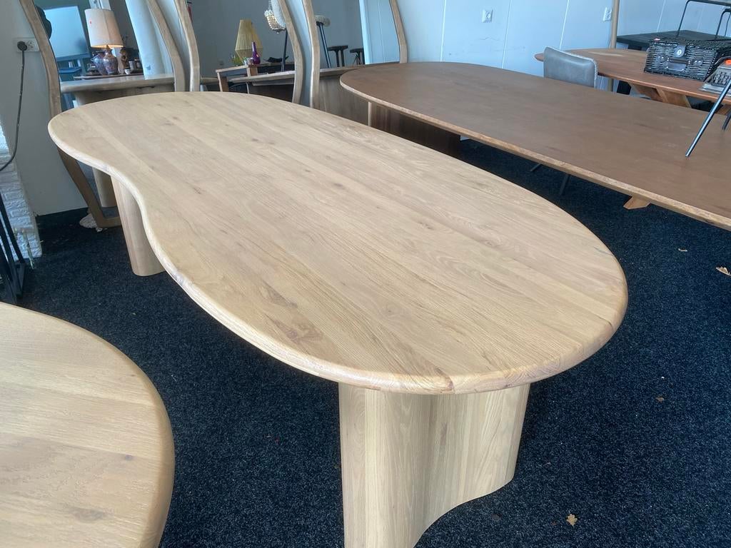 Tafel Josh japandi 250cm organische vorm massief eiken