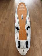Starboard Isonic 101 + 5 vinnen, Watersport en Boten, Windsurfen, Ophalen, Zo goed als nieuw, Overige typen, Minder dan 5 m²