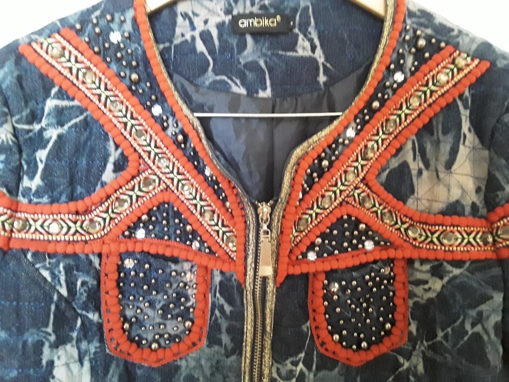 Blauw / rood etnisch jasje van Ambika met mooie details, Ophalen, Blauw, Maat 42/44 (L), Zo goed als nieuw