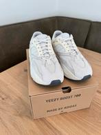 Adidas Yeezy 700 v1 analog, Overige kleuren, Ophalen of Verzenden, Sneakers of Gympen, Zo goed als nieuw
