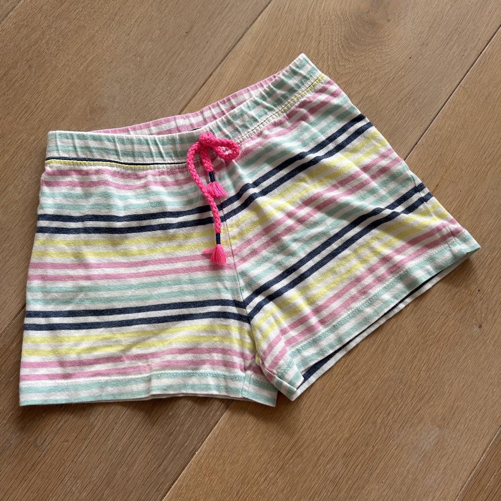 Zomerbroekje Attention - mt 116, Kinderen en Baby's, Kinderkleding | Maat 116, Ophalen of Verzenden, Zo goed als nieuw, Meisje