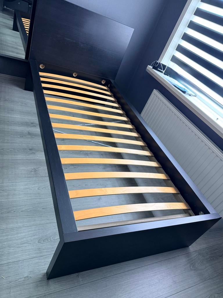 Malm ledikant met lattenbodem zwartbruin 90x200cm, Ophalen, Gebruikt, 90 cm, Eenpersoons