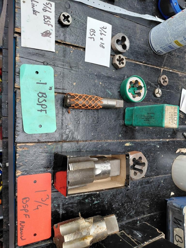 Diverse BSF Tappen en snijplaten, Doe-het-zelf en Verbouw, Gereedschap | Handgereedschap, Ophalen of Verzenden, Gebruikt