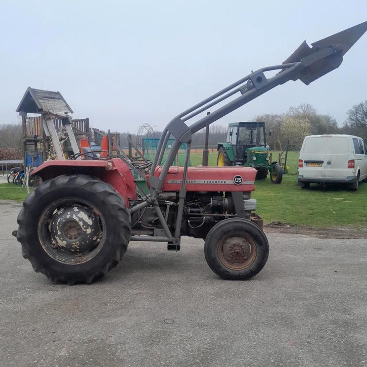 M.f 135, Zakelijke goederen, Agrarisch | Tractoren, Ophalen of Verzenden