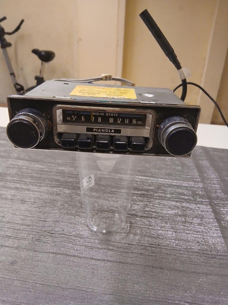 Oude autoradio  merk pianola, Auto diversen, Ophalen of Verzenden