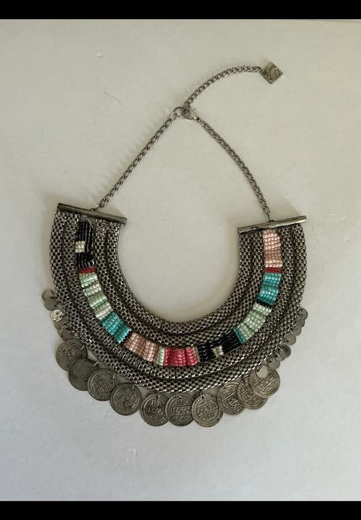 Mooie brede ketting uit India. Glaskralen & metalen schakels, Ophalen of Verzenden, Zo goed als nieuw, Zilver, Overige materialen