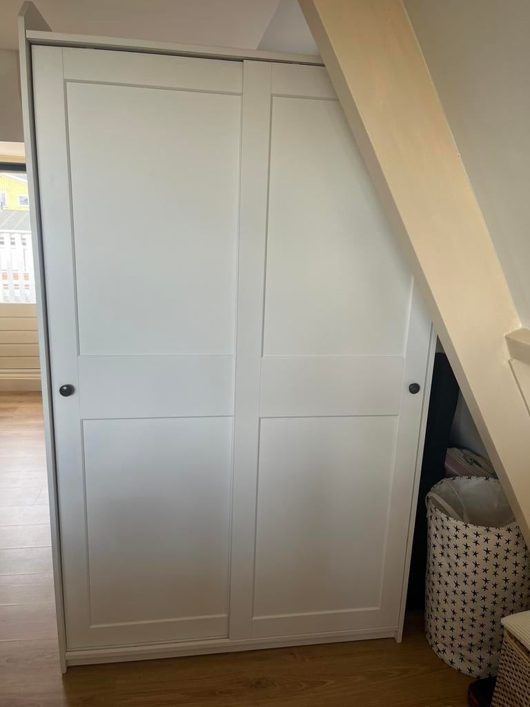 Hauga kledingkast, Ophalen, 100 tot 150 cm, Zo goed als nieuw, 150 tot 200 cm