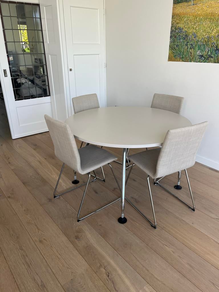 Vitra Ad Hoc design tafel doorsnede 120 cm chromen onderstel, Huis en Inrichting, Tafels | Eettafels, Ophalen, Gebruikt, 100 tot 150 cm