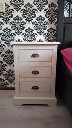 2 witte landelijke nachtkastjes, Huis en Inrichting, Slaapkamer | Nachtkastjes, Ophalen