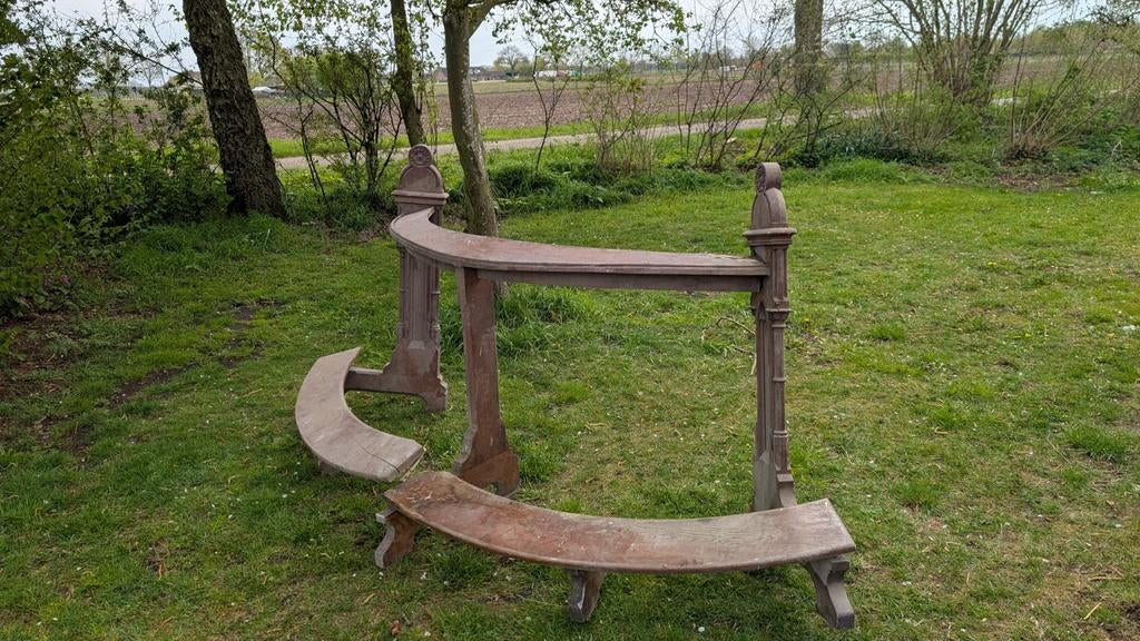 Halfronde kerkbank / kapelbank – gotisch – origineel, Ophalen