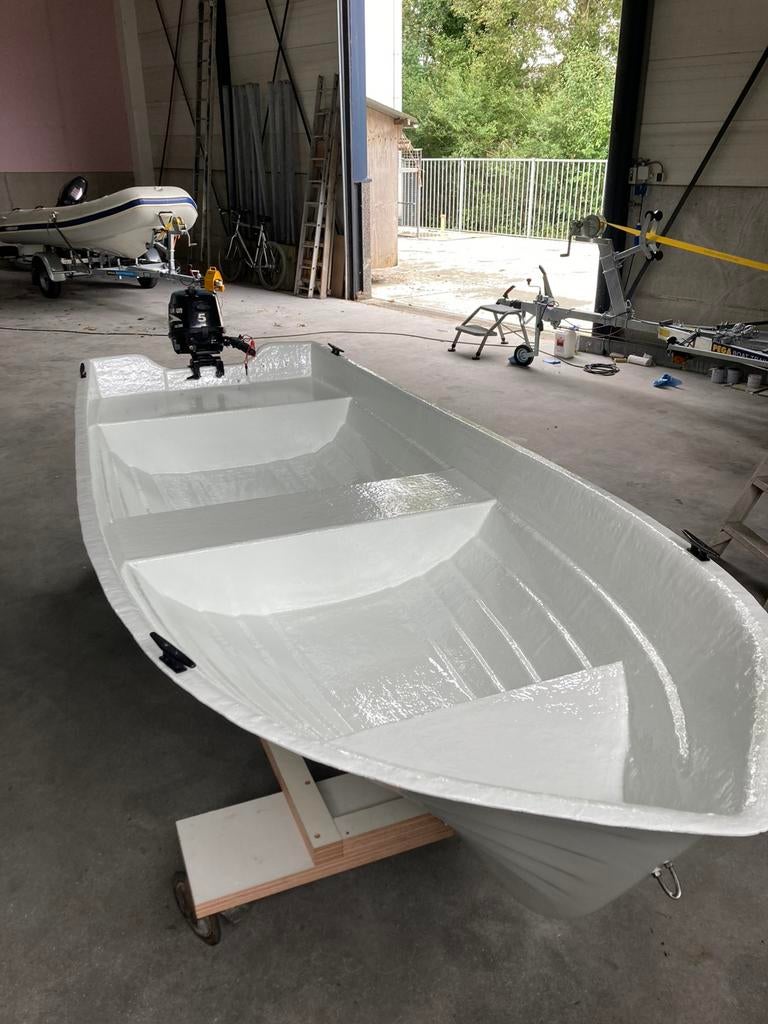 Open boot met 5pk motor, 370 x 150 cm, helemaal opgeknapt, Watersport en Boten, Motorboten en Motorjachten, Ophalen, Zo goed als nieuw