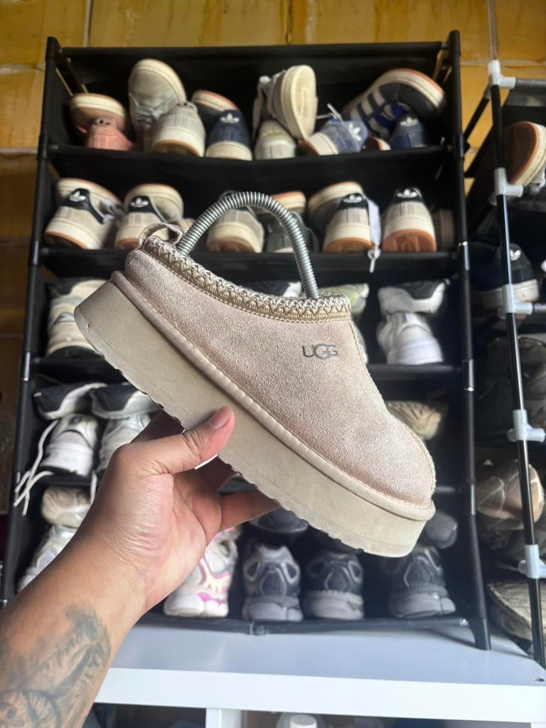 UGG Tazz II Slipper Sand 37, Kleding | Dames, Schoenen, Ophalen of Verzenden, Zo goed als nieuw, Beige, Sneakers of Gympen