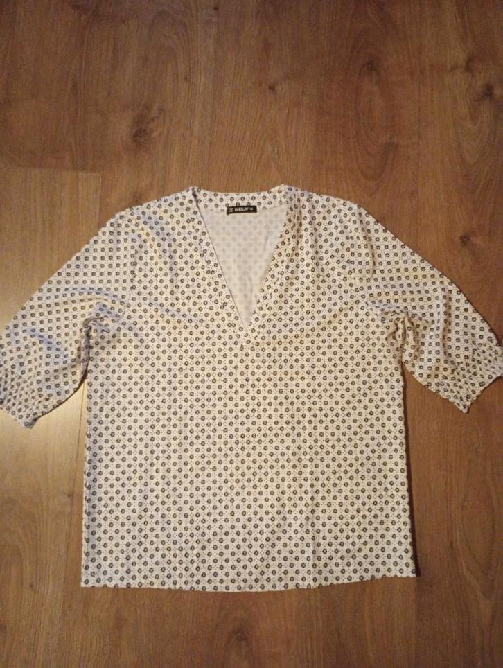 Mooi wit/blauw shirt mt L, Kleding | Dames, T-shirts, Zo goed als nieuw, Maat 42/44 (L), Blauw, Korte mouw, Ophalen of Verzenden