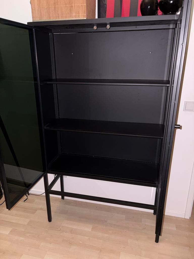Zwarte metalen vitrinekast/opbergkast - goede staat, Ophalen, 50 tot 100 cm, 150 tot 200 cm, 25 tot 50 cm
