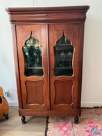 Antiek kastje met glazen deuren - 1.60m hoog, 1m breed, Ophalen