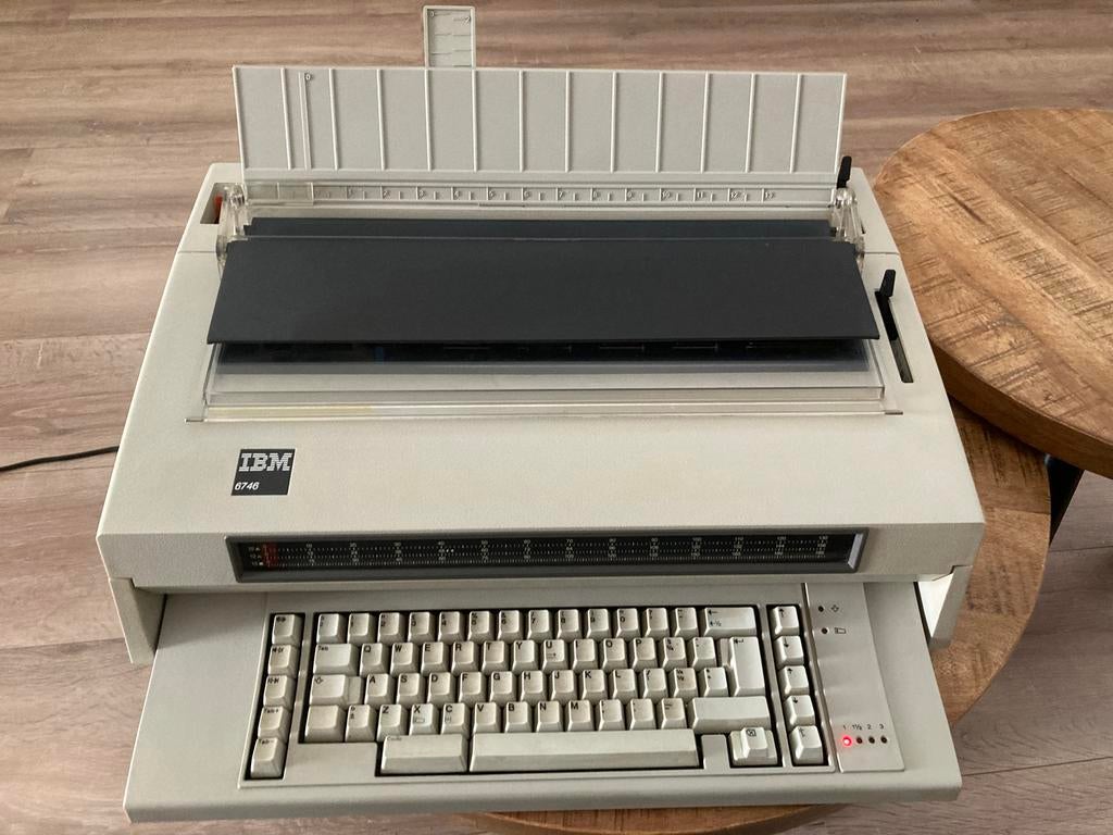 IBM 6746 elektrische typmachine, Ophalen, Zo goed als nieuw