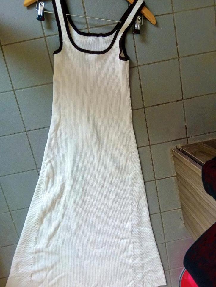 H&M Divided Ribgebreide Maxi Jurk Wit met bruine Bies Maat M, Kleding | Dames, Jurken, Zo goed als nieuw, Maat 38/40 (M), Overige kleuren