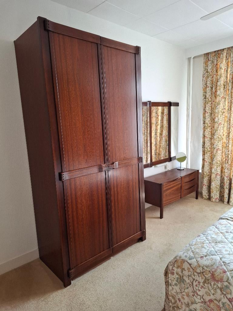 Linnenkast kledingkast Midcentury kersen hout, Huis en Inrichting, Kasten | Kledingkasten, Ophalen, Met plank(en), Gebruikt, 100 tot 150 cm