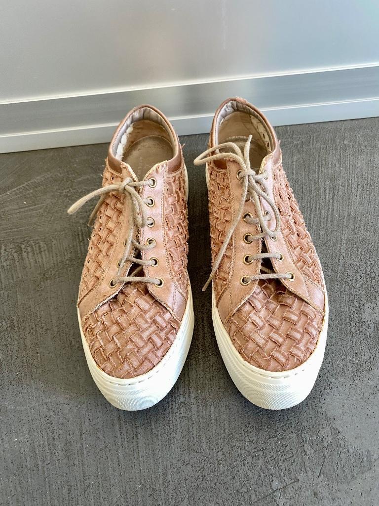 J303 AGL maat 39 sneakers gympen schoenen bruin/wit, Bruin, AGL, Ophalen of Verzenden, Sneakers of Gympen