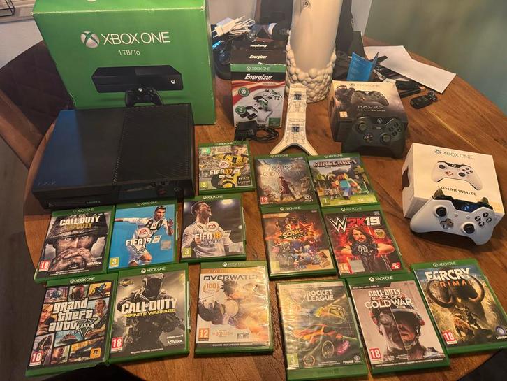 Xbox One 1TB , games en controllers, Spelcomputers en Games, Games | Xbox One, Gebruikt, 3 spelers of meer, Vanaf 3 jaar, Ophalen of Verzenden