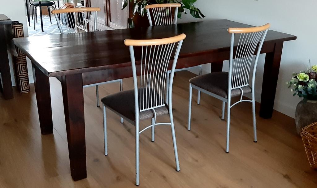 Robuuste eettafel van donker hout, Huis en Inrichting, Tafels | Eettafels, Gebruikt, 50 tot 100 cm, 200 cm of meer, Rechthoekig