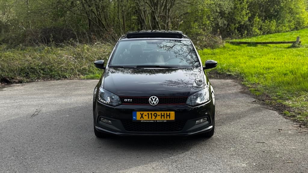 Volkswagen Polo GTI 1.4 DSG7 | Panorama | CarPlay, Auto's, 1169 kg, Zwart, 4 cilinders, 179 pk