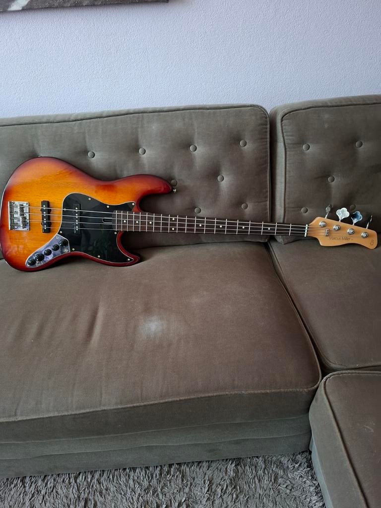 Te koop Marcus Miller v3, Ophalen of Verzenden, Zo goed als nieuw, Solid body, Overige merken