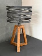 Lamp met houten voet, Ophalen, Zo goed als nieuw, Hout, 50 tot 75 cm