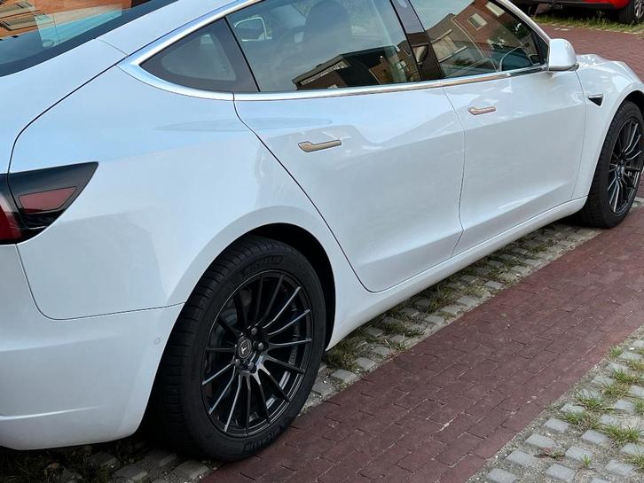BREEDSET 18" - Tesla Model 3, Auto-onderdelen, Banden en Velgen, Velg(en), Zomerbanden, 18 inch, 265 mm, Personenwagen, Gebruikt