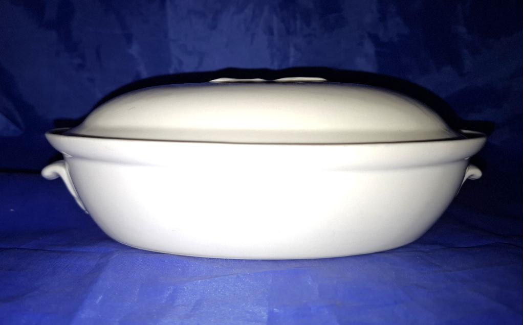 Apilco France Porcelaine a Feu ovenvaste dekschaal, Ophalen of Verzenden, Overige stijlen, Porselein, Schaal of Schalen