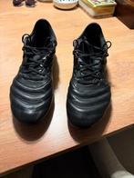 Voetbalschoenen en scheenbeschermers, Sport en Fitness, Maat XS of kleiner, Ophalen of Verzenden, Gebruikt, Schoenen