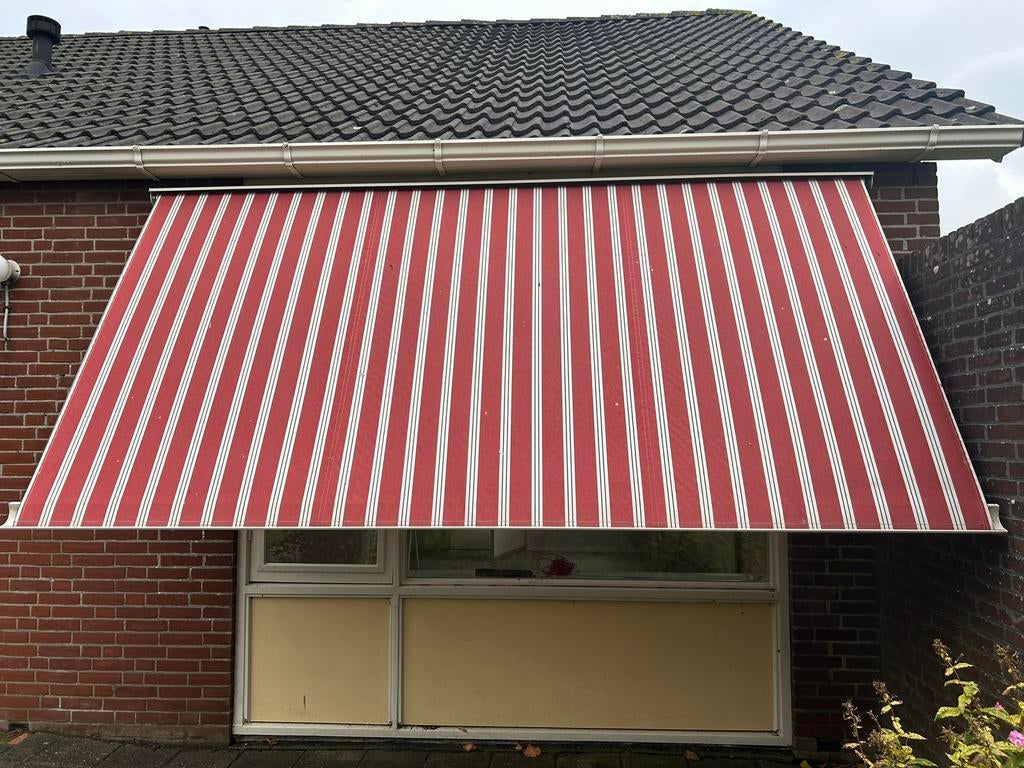 Elektrisch uitvalscherm: 350 x 110 cm., Tuin en Terras, Zonneschermen, Gebruikt, Elektrisch, Ophalen of Verzenden, 150 tot 300 cm