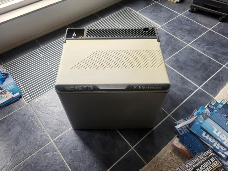 Koelbox 12V/220V/Gas - Weinig gebruikt!, Caravans en Kamperen, Koelboxen, Gebruikt, Elektrisch, Ophalen