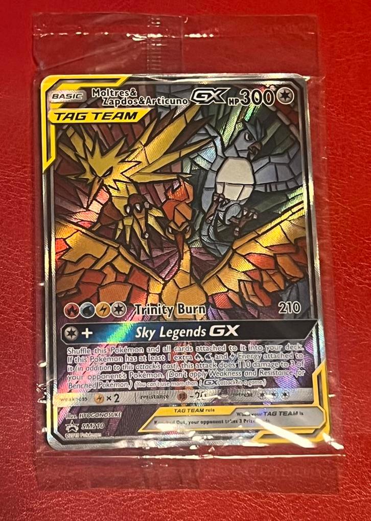 Moltres Zapdos & Articuno GX SM210 Hidden Fates Promo sealed, Hobby en Vrije tijd, Verzamelkaartspellen | Pokémon, Nieuw, Ophalen of Verzenden