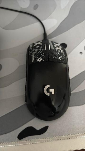 Gaming keyboard en mouse beschikbaar voor biedingen