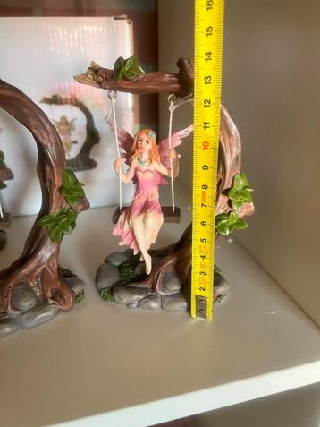 ENGEL OP SCHOMMEL 13,5 cm hoog 9 cm breed €14,95 beschikbaar voor biedingen