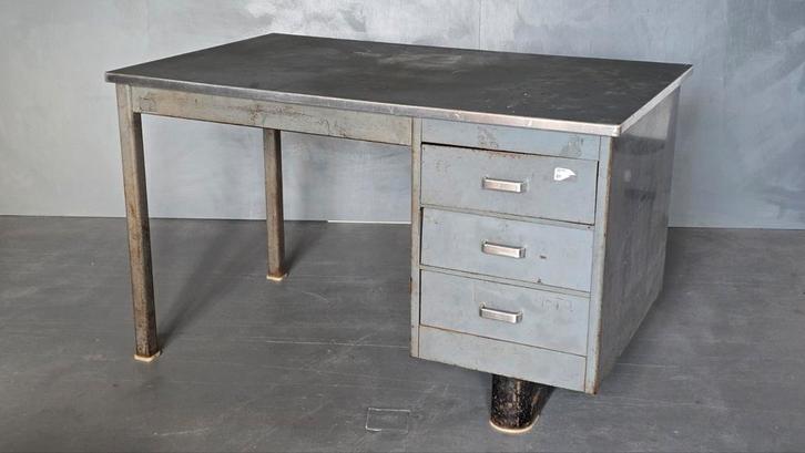 Vintage Blerk metalen bureau met lades, Huis en Inrichting, Bureaus, Gebruikt, Bureau, Ophalen