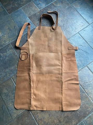 Lederen BBQ Schort - It's Time To Grill! beschikbaar voor biedingen